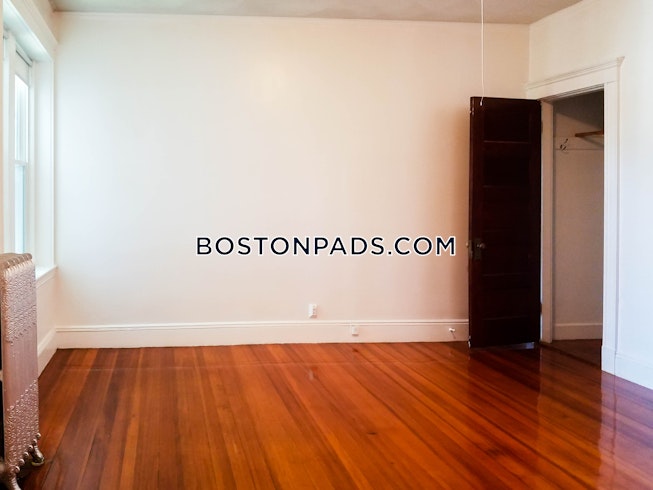 Boston - $3,200 /mo