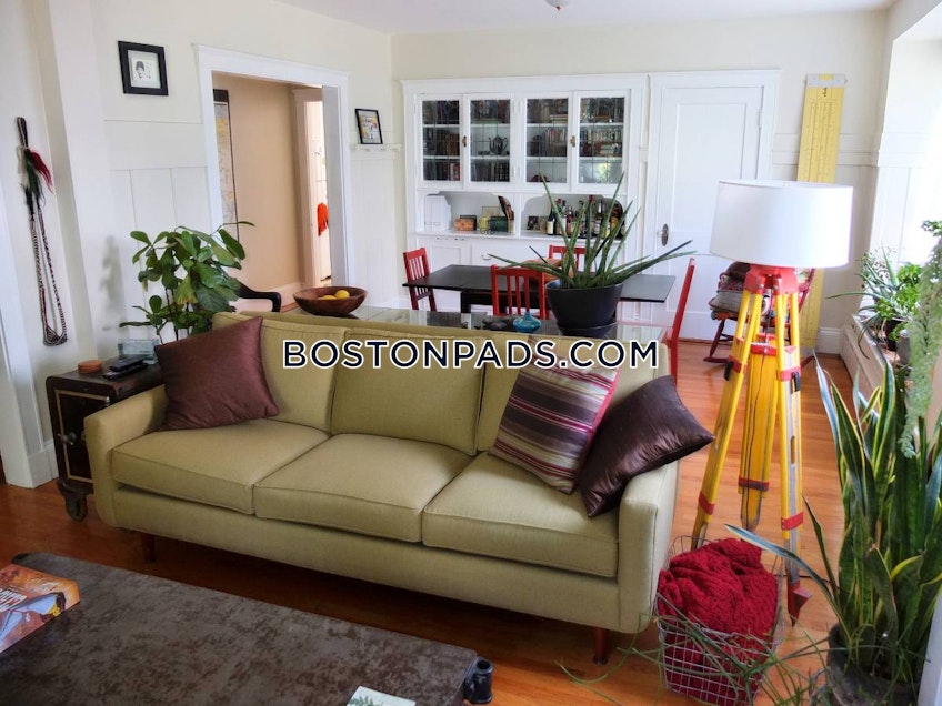 Boston - $2,600 /month