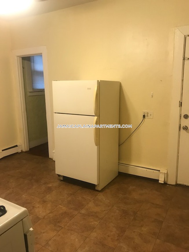 Boston - $1,800 /mo