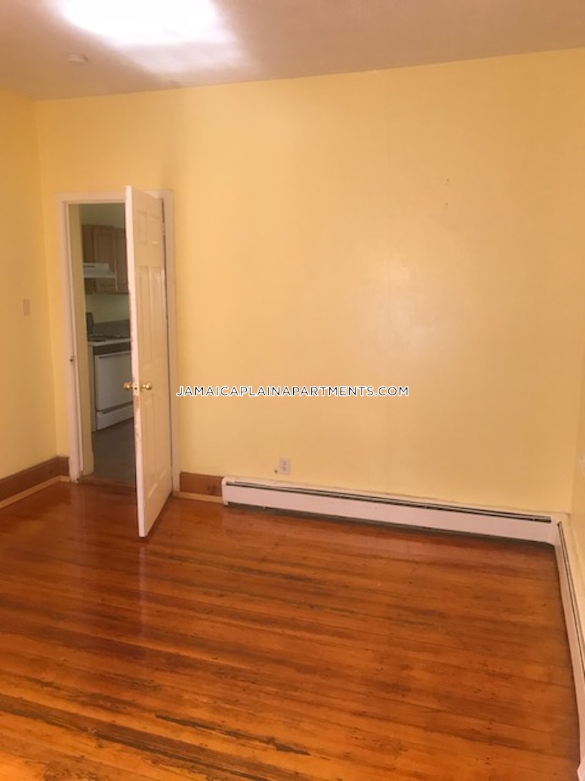 Boston - $3,800 /month