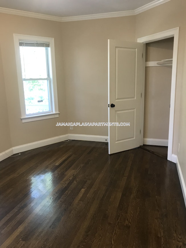 Boston - $3,895 /mo