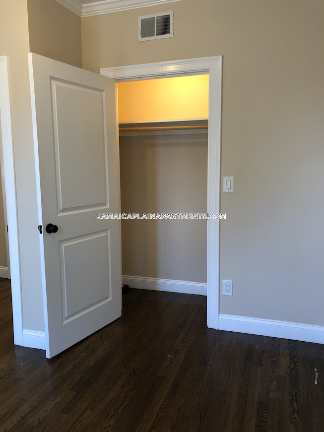 Boston - $3,895 /mo