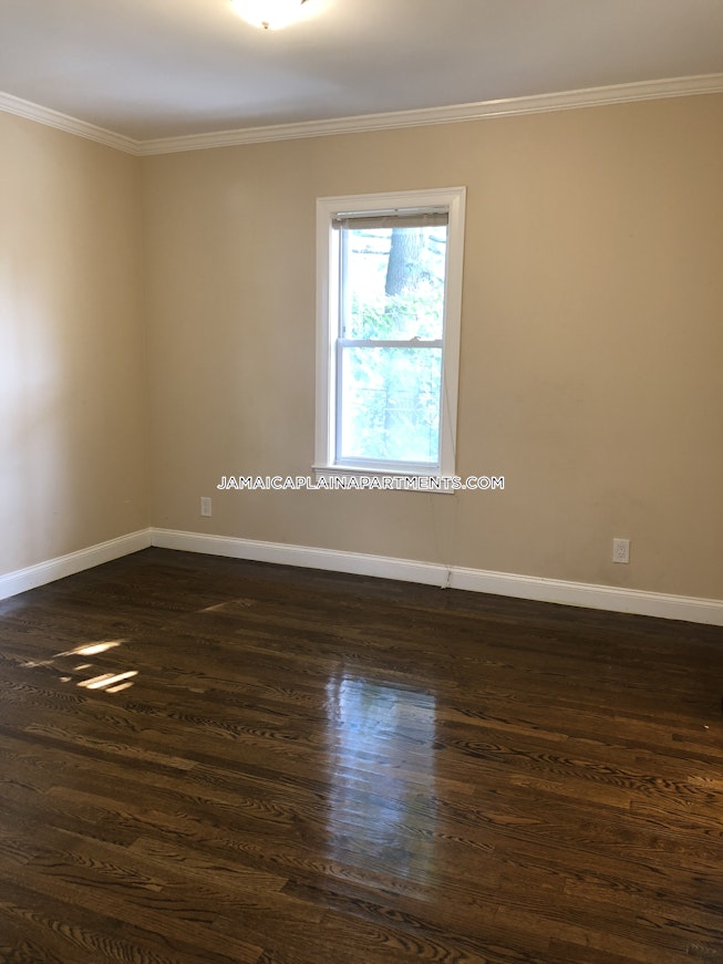 Boston - $3,895 /mo