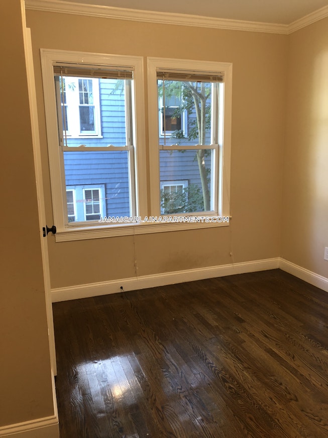 Boston - $3,895 /mo