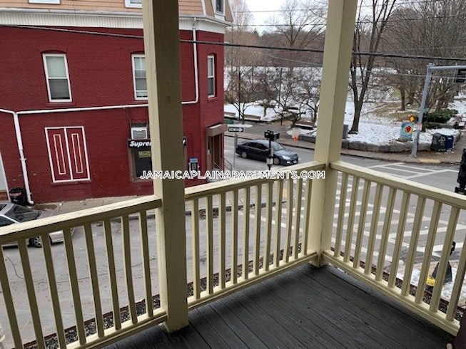 Boston - $2,200 /mo