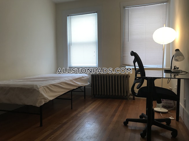 Boston - $3,700 /mo