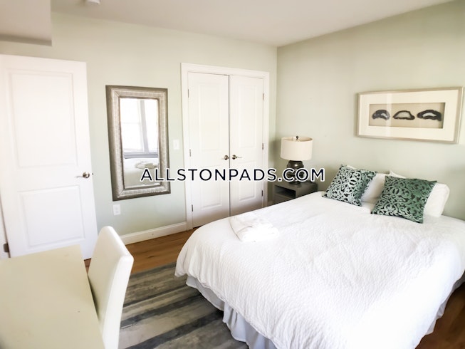 Boston - $4,200 /mo