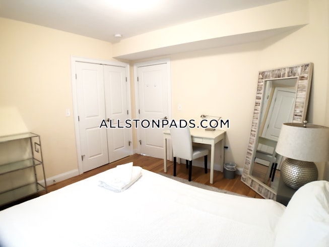 Boston - $4,200 /mo