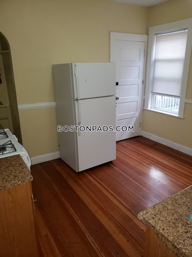 Boston - $2,900 /mo