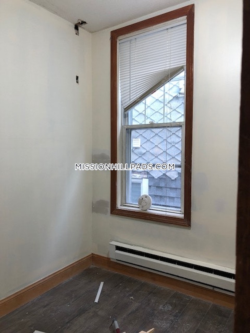 Boston - $6,500 /month