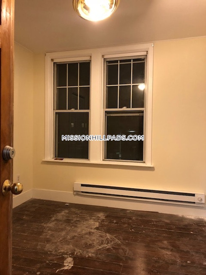 Boston - $6,250 /month