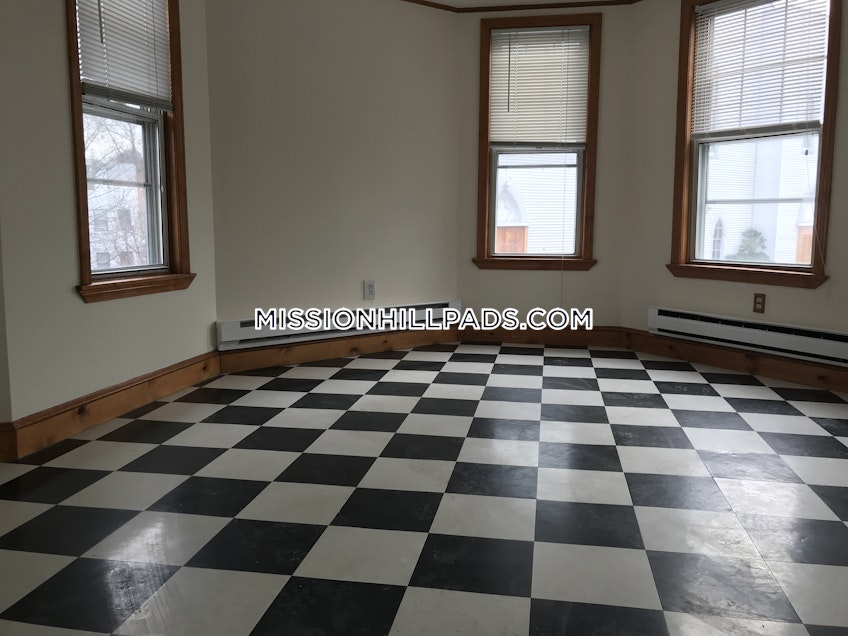 Boston - $5,700 /month