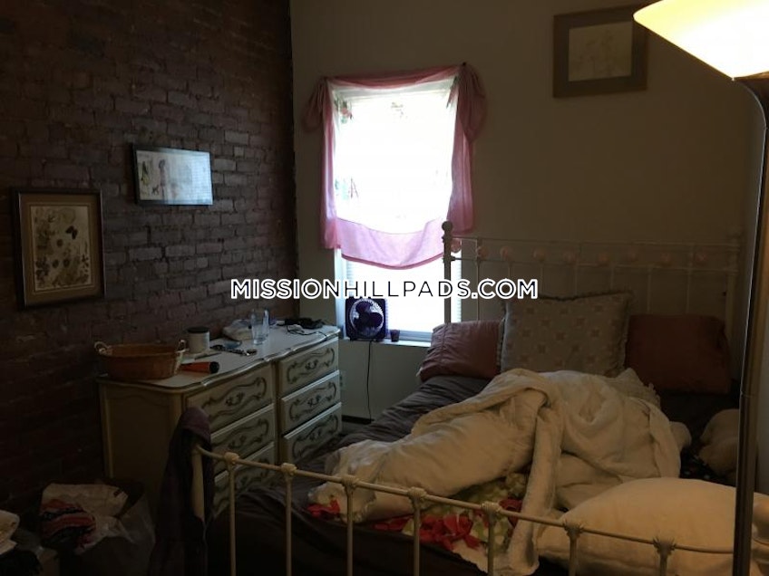 Boston - $2,295 /month