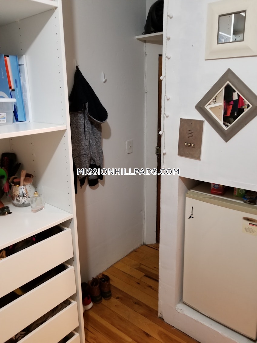 Boston - $1,350 /month