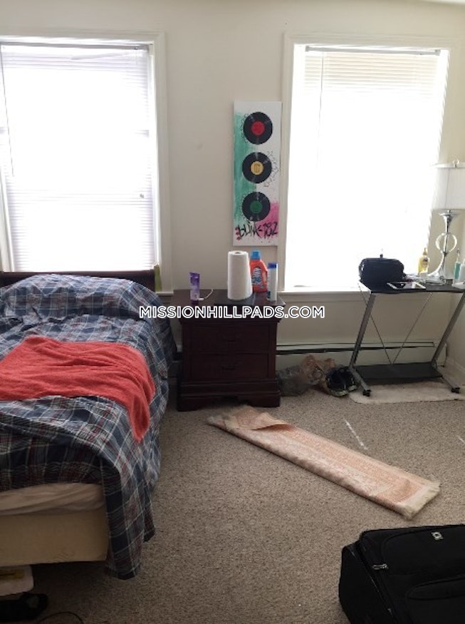 Boston - $3,200 /mo