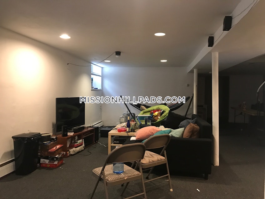 Boston - $5,150 /month