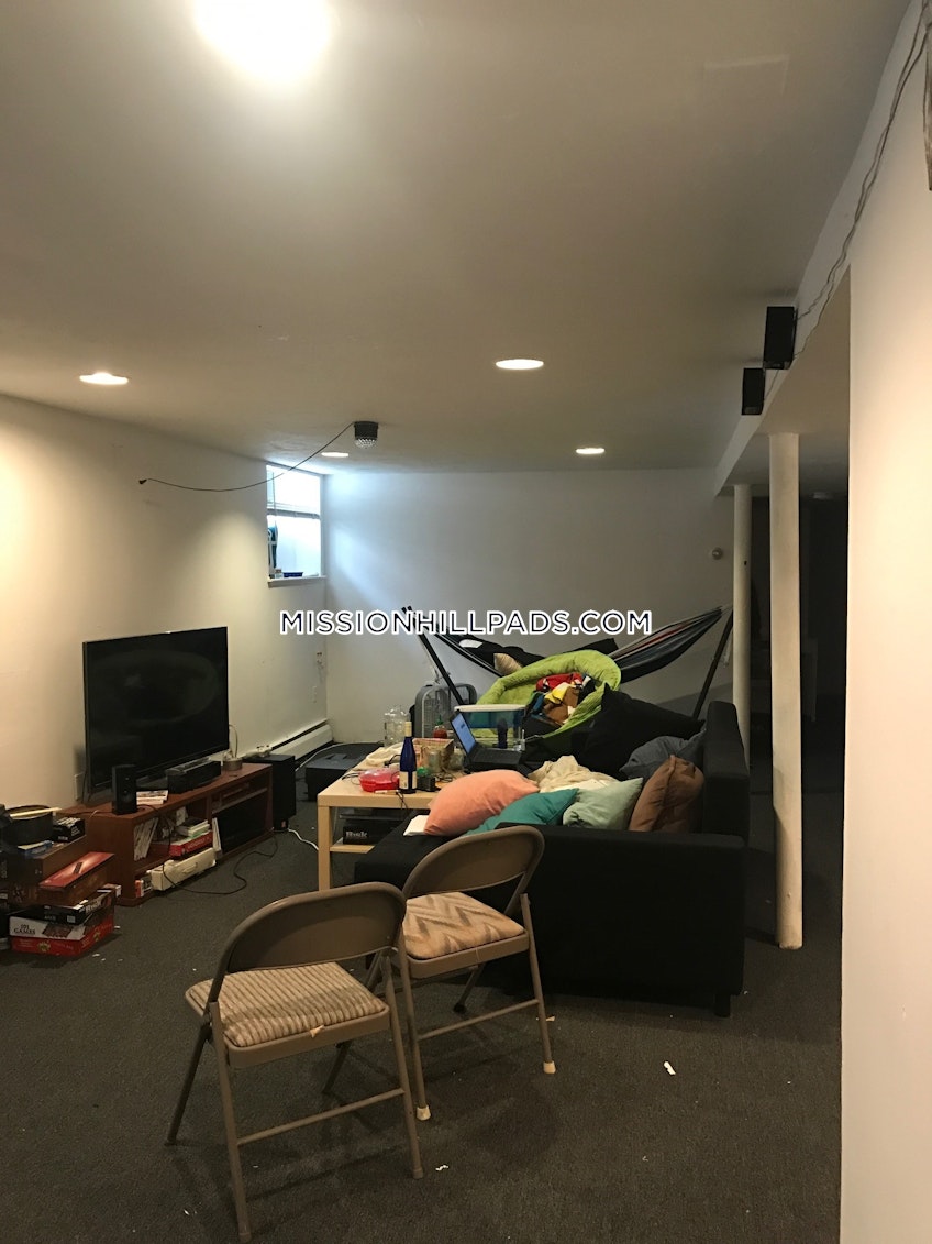 Boston - $5,150 /month