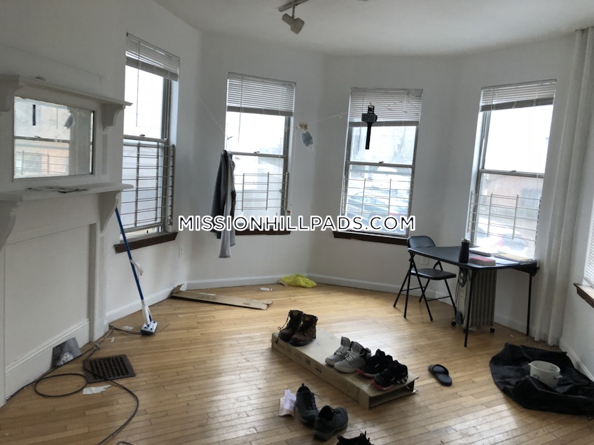 Boston - $5,600 /month