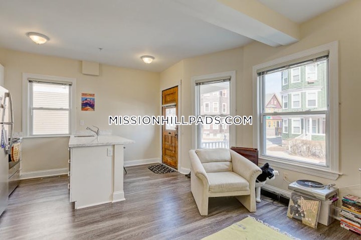 mission-hill-apartment-for-rent-5-bedrooms-2-baths-boston-6000-4632932 