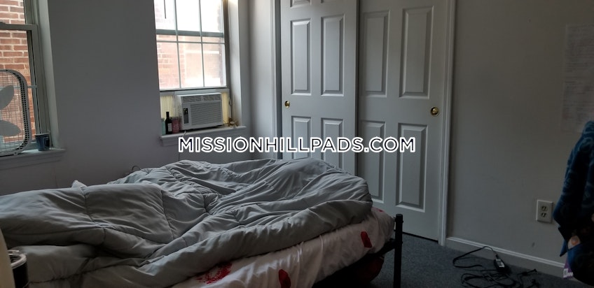 Boston - $3,900 /month