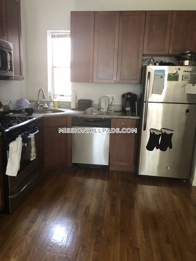 Boston - $3,750 /mo