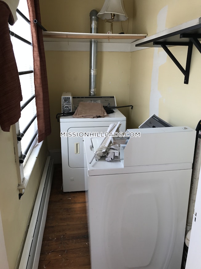 Roxbury Crossing - $3,700 /mo