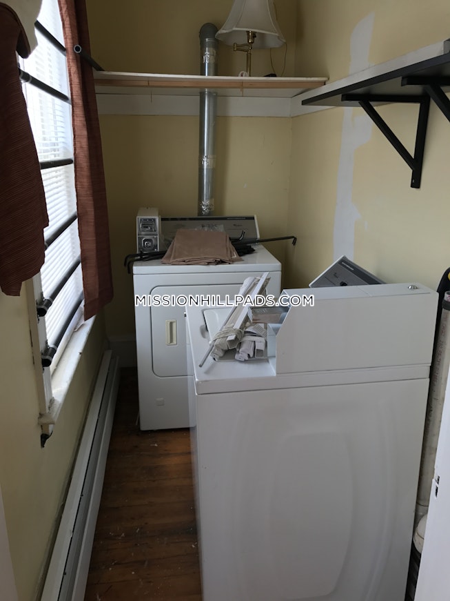 Roxbury Crossing - $3,700 /mo