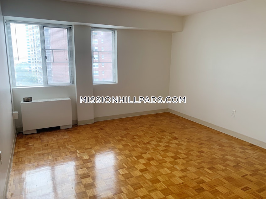 Boston - $3,288 /month