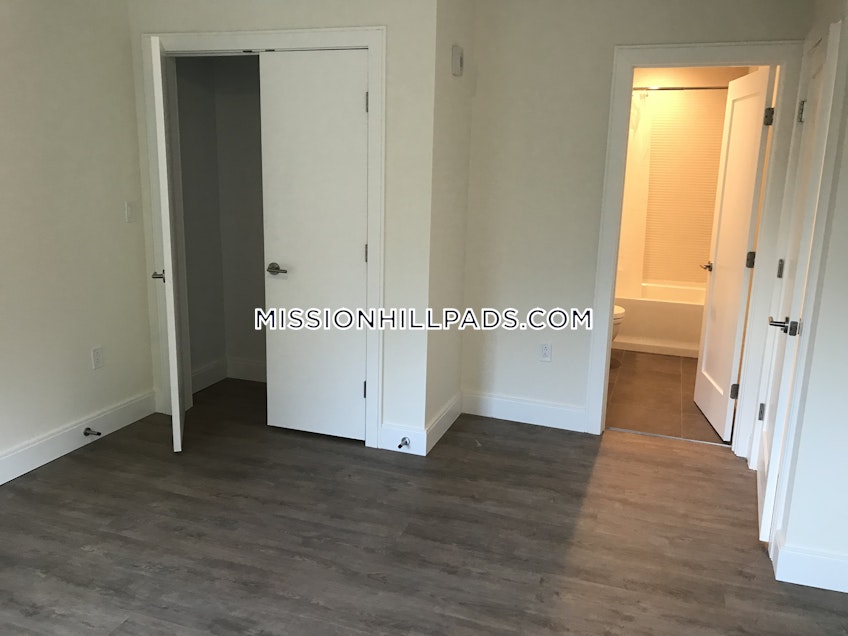 Boston - $5,250 /month