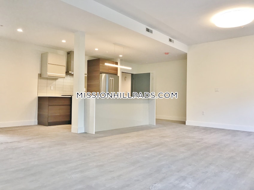 Boston - $3,585 /month