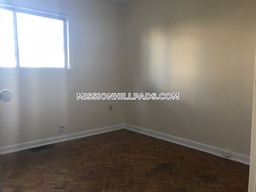 Boston - $4,000 /month