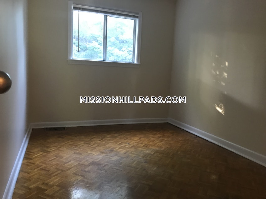 Boston - $4,000 /month