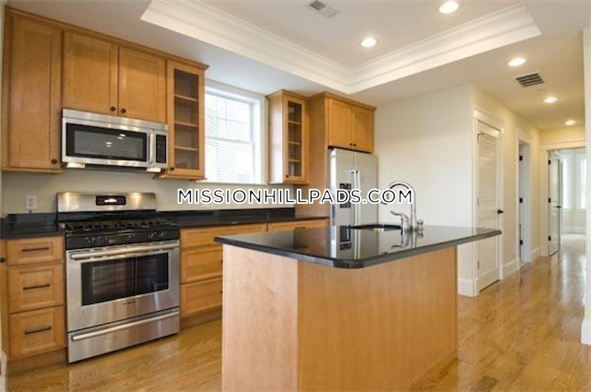 Boston - $3,200 /month