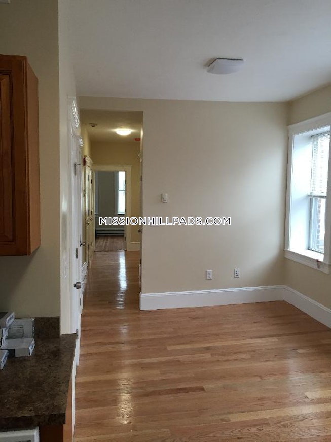 Boston - $5,295 /mo