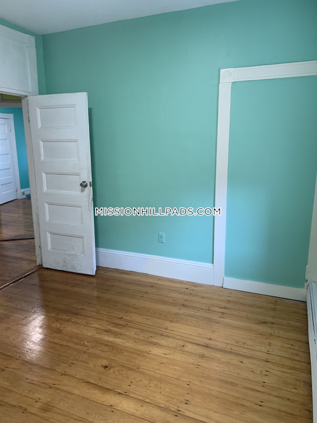 Roxbury Crossing - $4,000 /mo