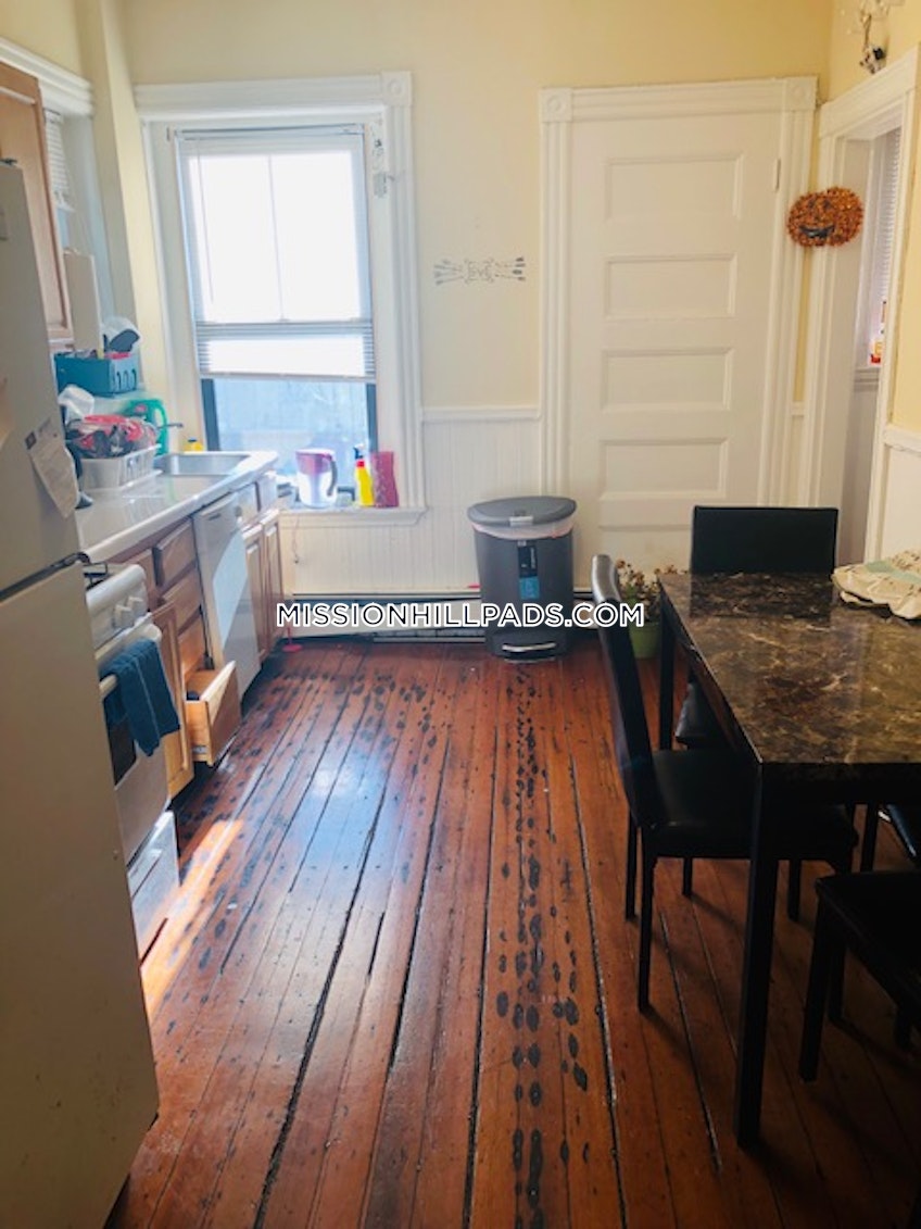 Boston - $3,400 /month