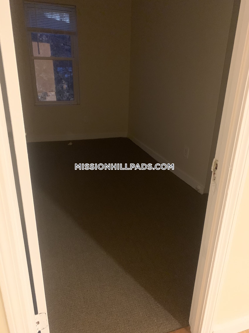 Boston - $2,950 /month