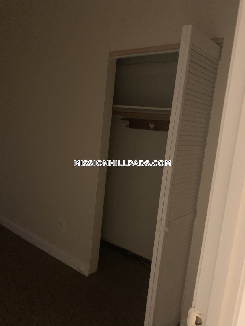 Boston - $2,950 /month