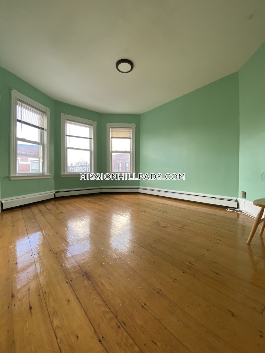 Boston - $4,000 /month