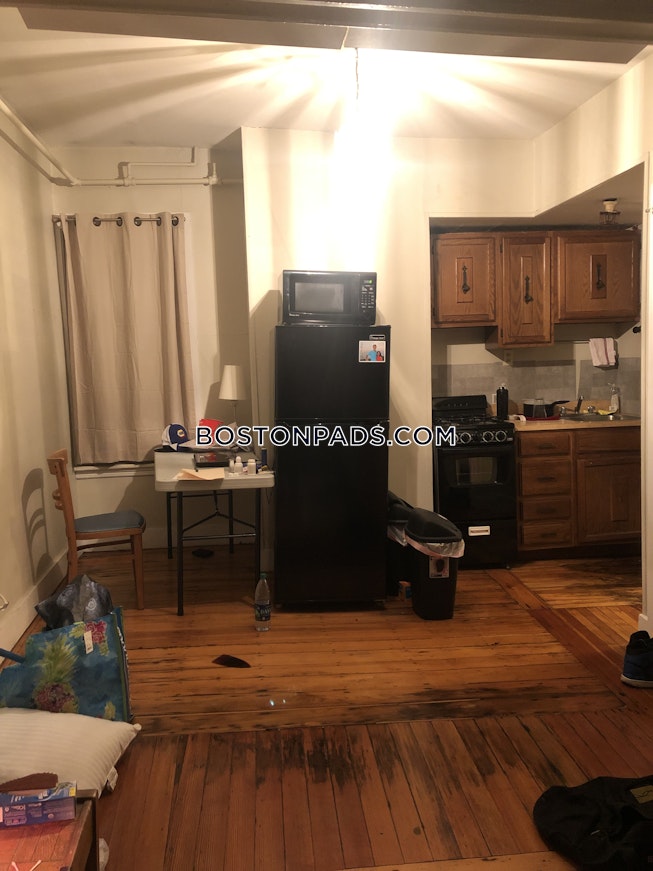 Boston - $1,895 /mo