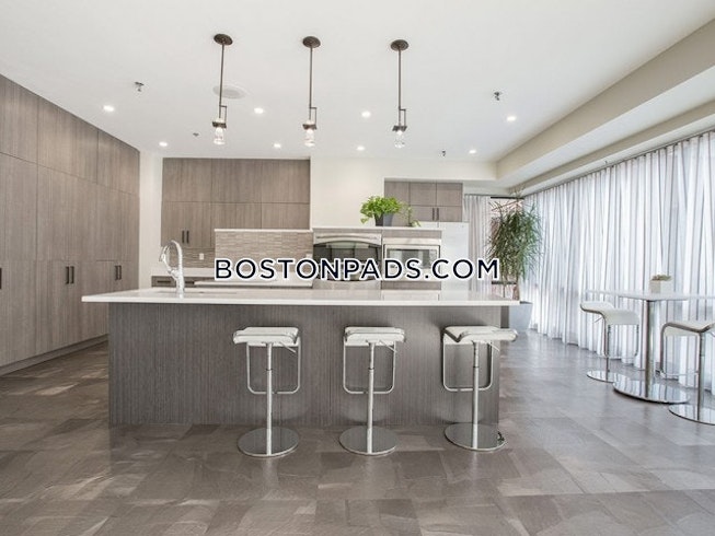 Boston - $3,400 /mo