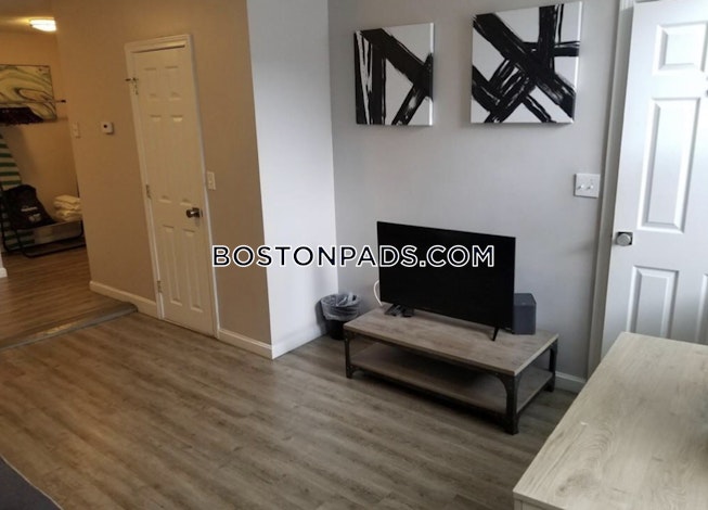 Boston - $2,795 /mo