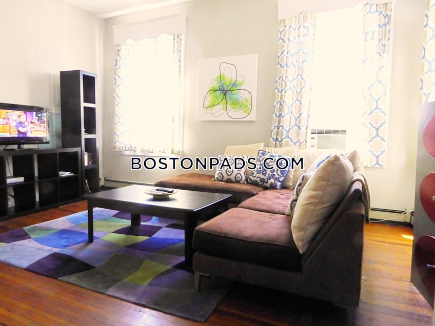 Boston - $2,885 /month