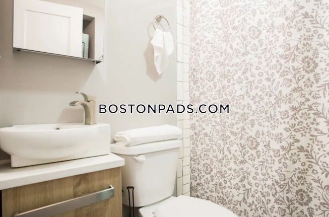 Boston - $2,600 /mo