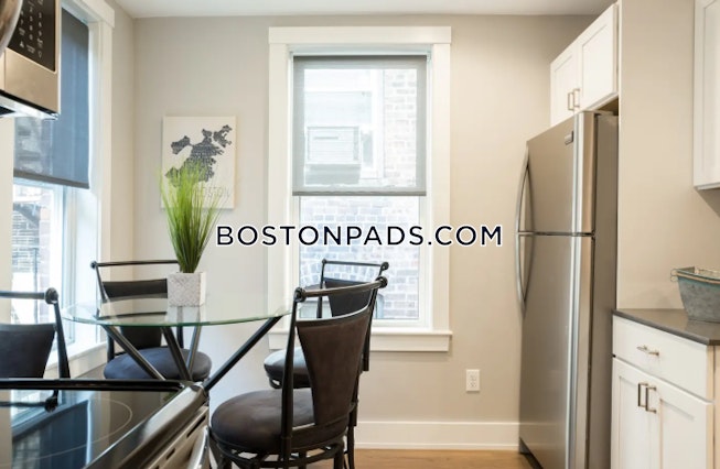 Boston - $2,600 /mo