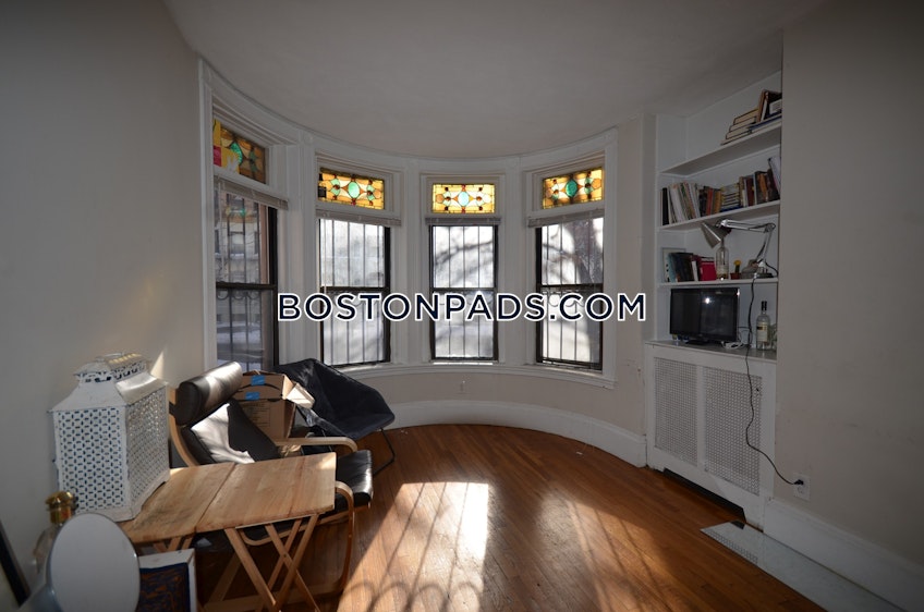 Boston - $3,595 /month