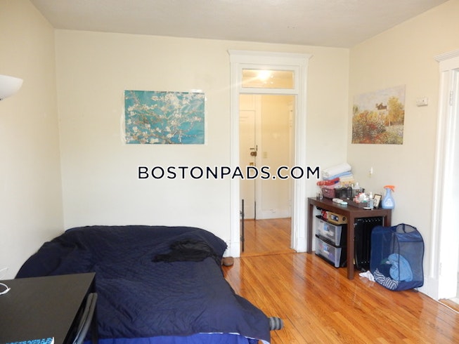 Boston - $2,050 /mo