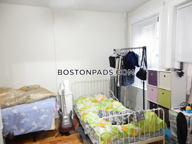 Boston - $2,900 /mo