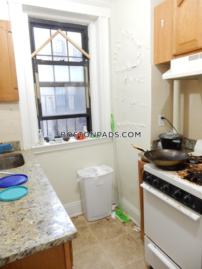 Boston - $2,900 /mo