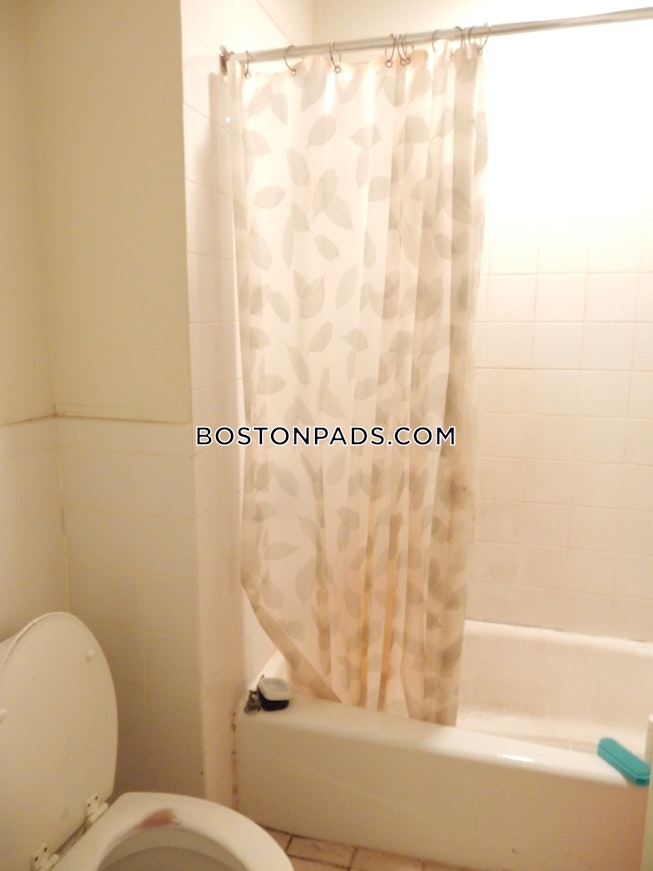 Boston - $2,800 /mo